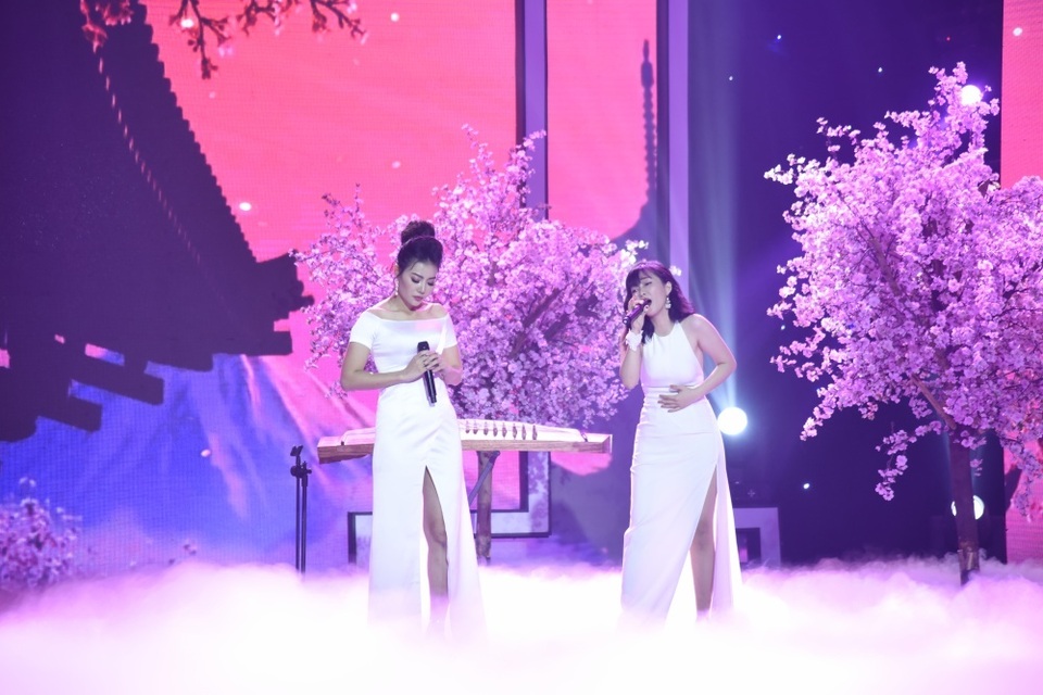 Văn Mai Hương bất ngờ thổ lộ “thích” Phan Mạnh Quỳnh - 6 Văn Mai Hương bất ngờ thổ lộ “thích” Phan Mạnh Quỳnh - 6