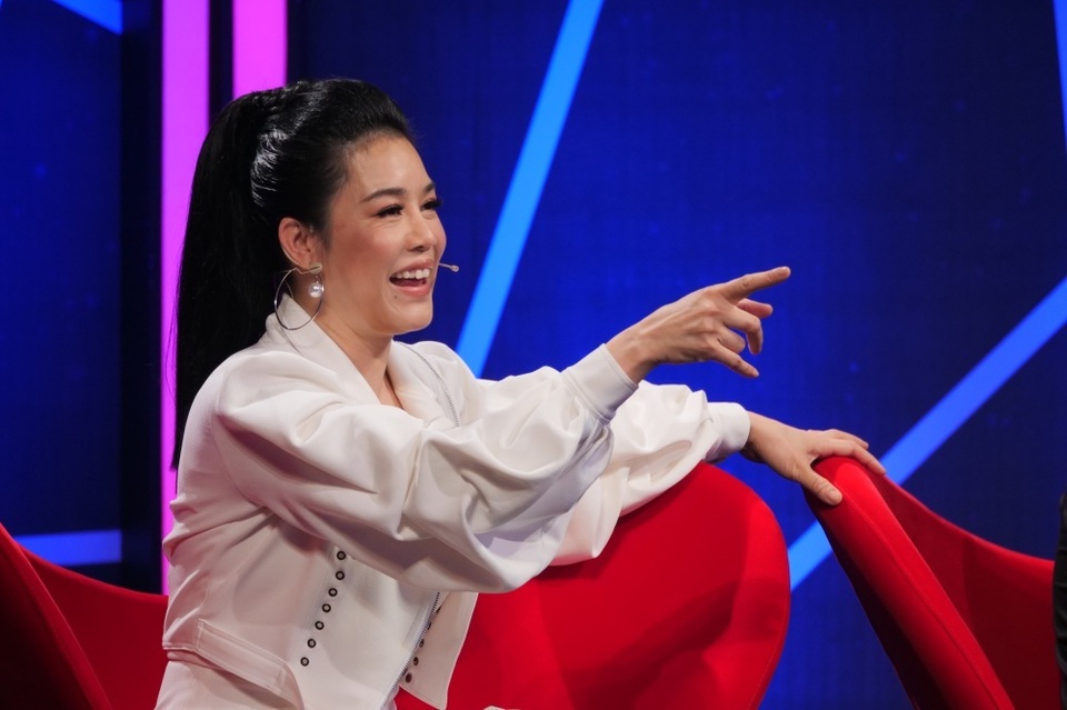Văn Mai Hương bất ngờ thổ lộ “thích” Phan Mạnh Quỳnh - 7 Văn Mai Hương bất ngờ thổ lộ “thích” Phan Mạnh Quỳnh - 7