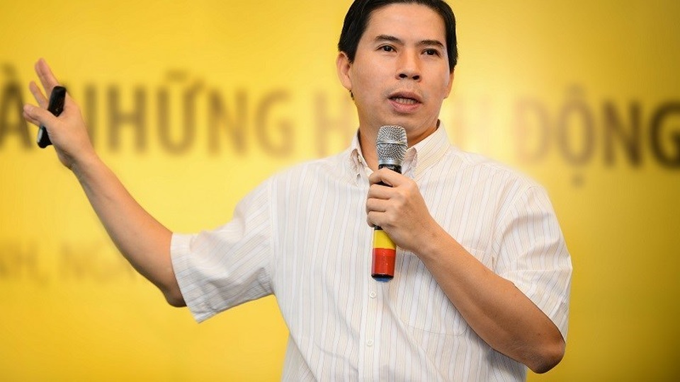 Nhật Cường Mobile bị khám xét: Ông chủ Bùi Quang Huy im tiếng, không xuất hiện - 4 Nhật Cường Mobile bị khám xét: Ông chủ Bùi Quang Huy im tiếng, không xuất hiện - 4