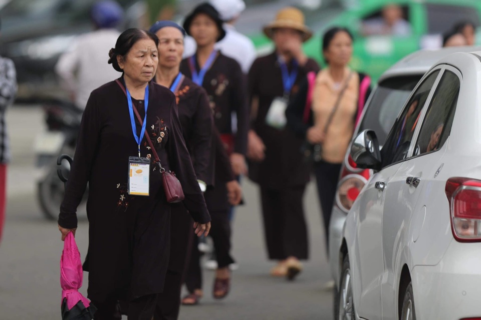 Hàng vạn người đổ về chùa Tam Chúc dự Đại lễ Phật đản Vesak 2019 - 5 Hàng vạn người đổ về chùa Tam Chúc dự Đại lễ Phật đản Vesak 2019 - 5