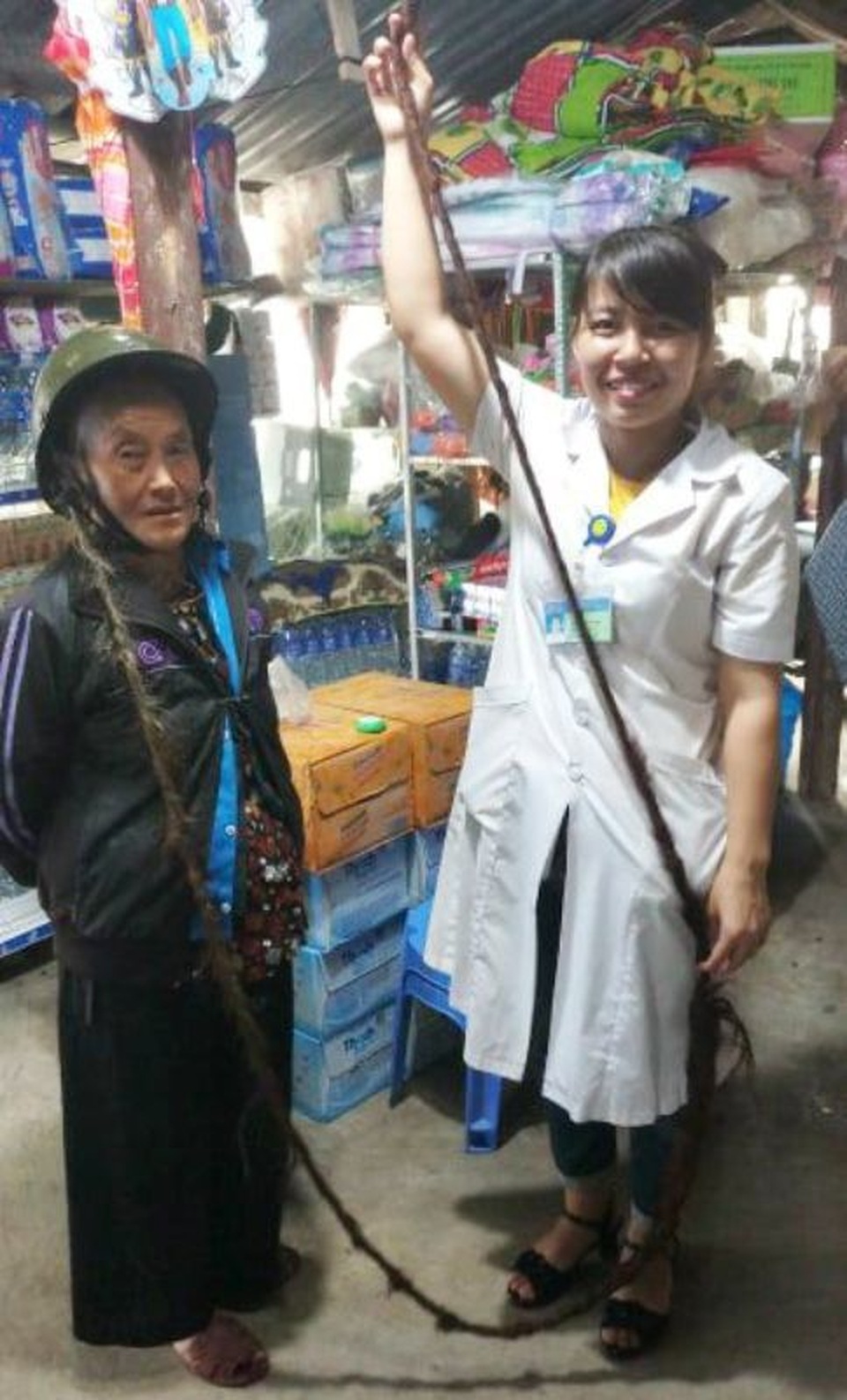 Bí quyết giữ mái tóc dài gần 4m của cụ bà 94 tuổi - 5 Bí quyết giữ mái tóc dài gần 4m của cụ bà 94 tuổi - 5