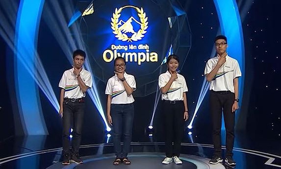 Khởi đầu vấp váp, nam sinh chuyên Sư phạm vẫn vô địch cuộc thi Tuần Olympia - 1 Khởi đầu vấp váp, nam sinh chuyên Sư phạm vẫn vô địch cuộc thi Tuần Olympia - 1