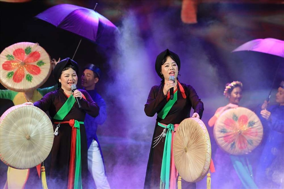 Ngôi sao sân khấu Việt Nam 2019 giúp đỡ 33 nghệ sĩ có hoàn cảnh khó khăn - 3 Ngôi sao sân khấu Việt Nam 2019 giúp đỡ 33 nghệ sĩ có hoàn cảnh khó khăn - 3