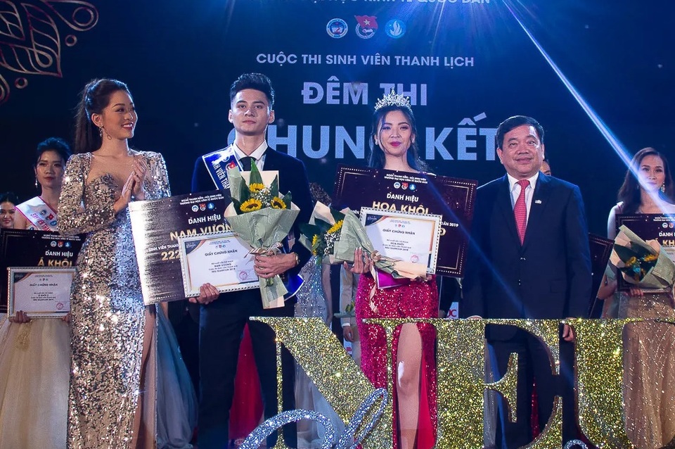 Ngắm cặp đôi Nam vương - Hoa khôi ĐH Kinh tế quốc dân 2019 - 1 Ngắm cặp đôi Nam vương - Hoa khôi ĐH Kinh tế quốc dân 2019 - 1