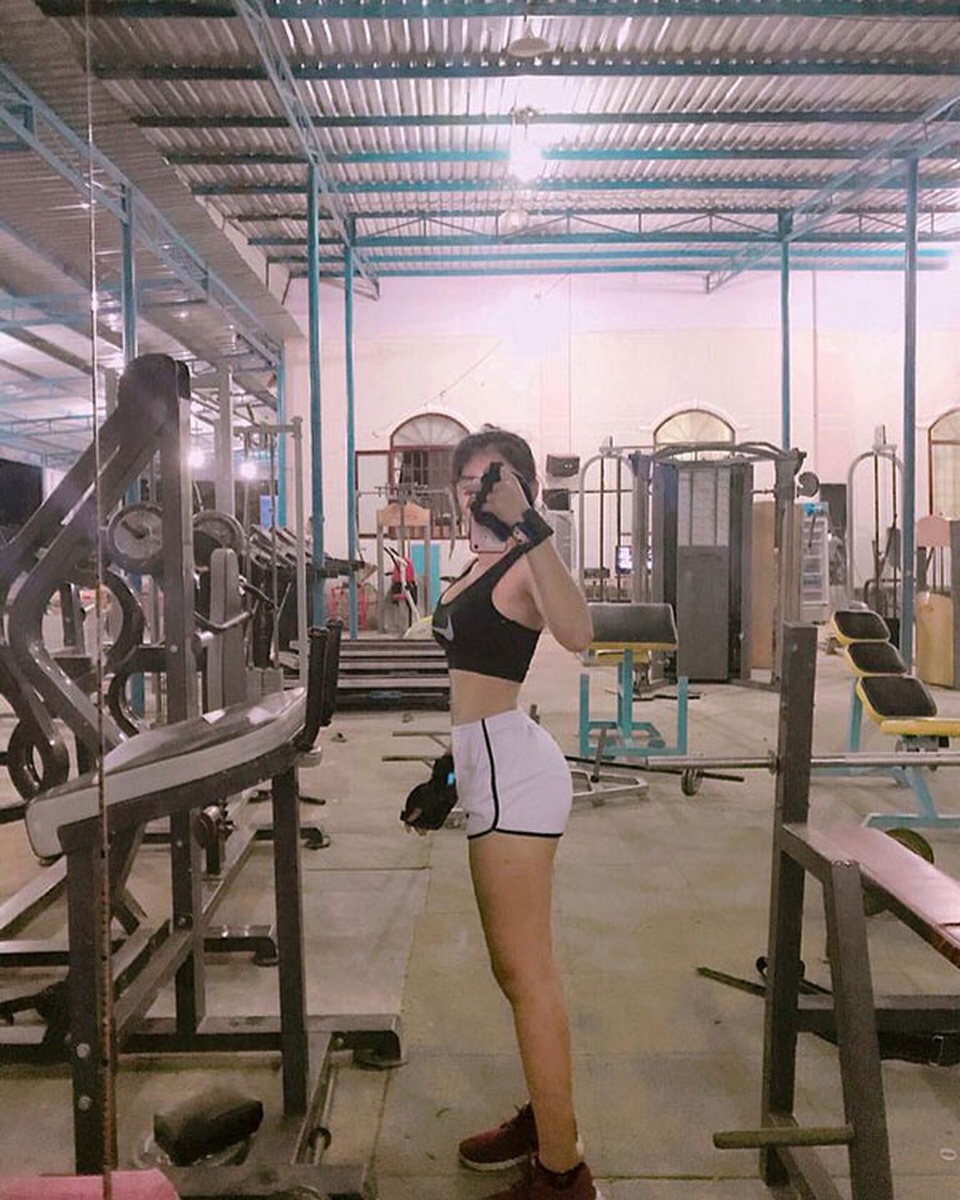 Bí mật đường cong như sóng, cô gái Đồng Nai làm giàu nhờ body nóng bỏng - 2 Bí mật đường cong như sóng, cô gái Đồng Nai làm giàu nhờ body nóng bỏng - 2