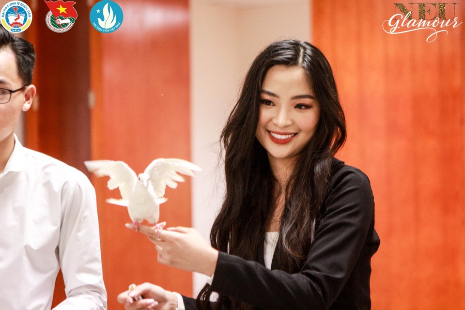 Ngắm cặp đôi Nam vương - Hoa khôi ĐH Kinh tế quốc dân 2019 - 2 Ngắm cặp đôi Nam vương - Hoa khôi ĐH Kinh tế quốc dân 2019 - 2