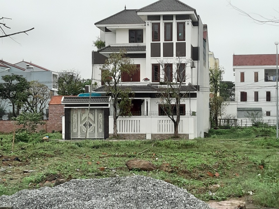 Nghệ An: Nợ thuế hơn 300 tỷ đồng, 8 doanh nghiệp bị cưỡng chế - 1 Nghệ An: Nợ thuế hơn 300 tỷ đồng, 8 doanh nghiệp bị cưỡng chế - 1