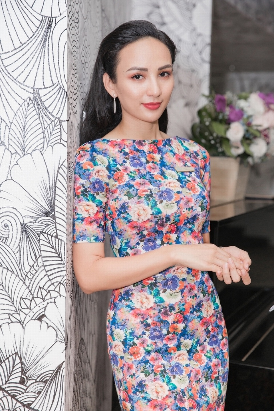 Bộ đôi mỹ nhân Ngoại thương Ngọc Diễm, Thùy Dung đọ sắc trên “ghế nóng” - 2 Bộ đôi mỹ nhân Ngoại thương Ngọc Diễm, Thùy Dung đọ sắc trên “ghế nóng” - 2