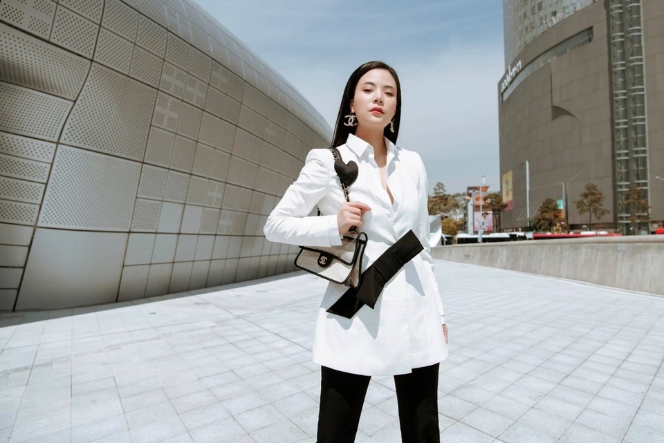 Hoa hậu Doanh nhân Stella Chang đẹp không góc chết trên đường phố Seoul - 3 Hoa hậu Doanh nhân Stella Chang đẹp không góc chết trên đường phố Seoul - 3