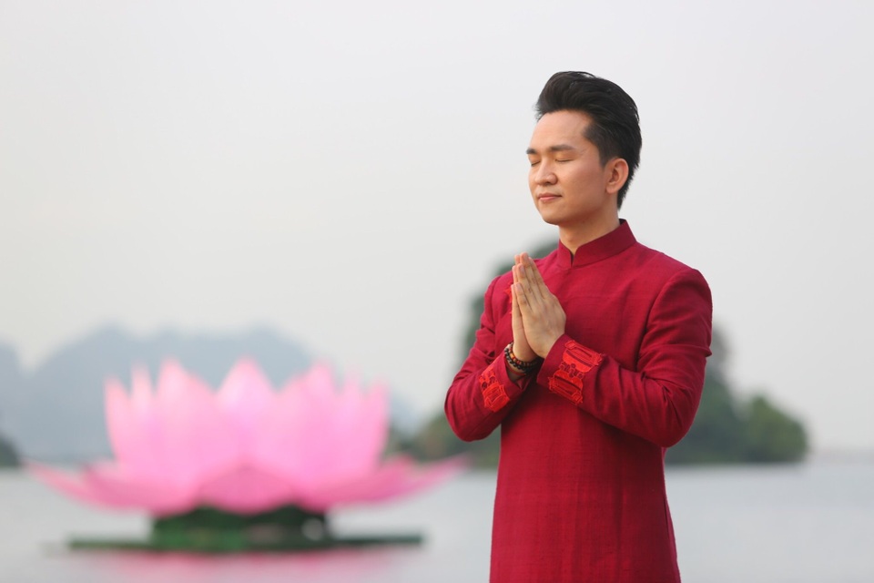 MC Hạnh Phúc cùng 100 nghệ sĩ quốc tế trình diễn trước hàng vạn khán giả - 9 MC Hạnh Phúc cùng 100 nghệ sĩ quốc tế trình diễn trước hàng vạn khán giả - 9