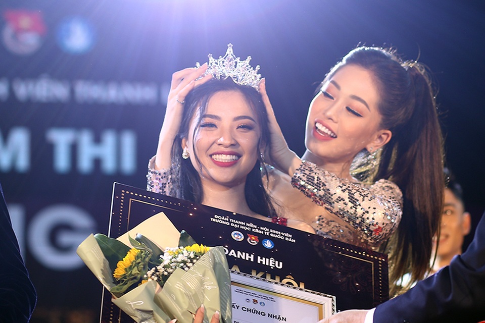 Lộ diện nữ sinh kế nhiệm Á hậu Phương Nga làm Đại sứ ĐH Kinh tế Quốc dân - 8 Lộ diện nữ sinh kế nhiệm Á hậu Phương Nga làm Đại sứ ĐH Kinh tế Quốc dân - 8