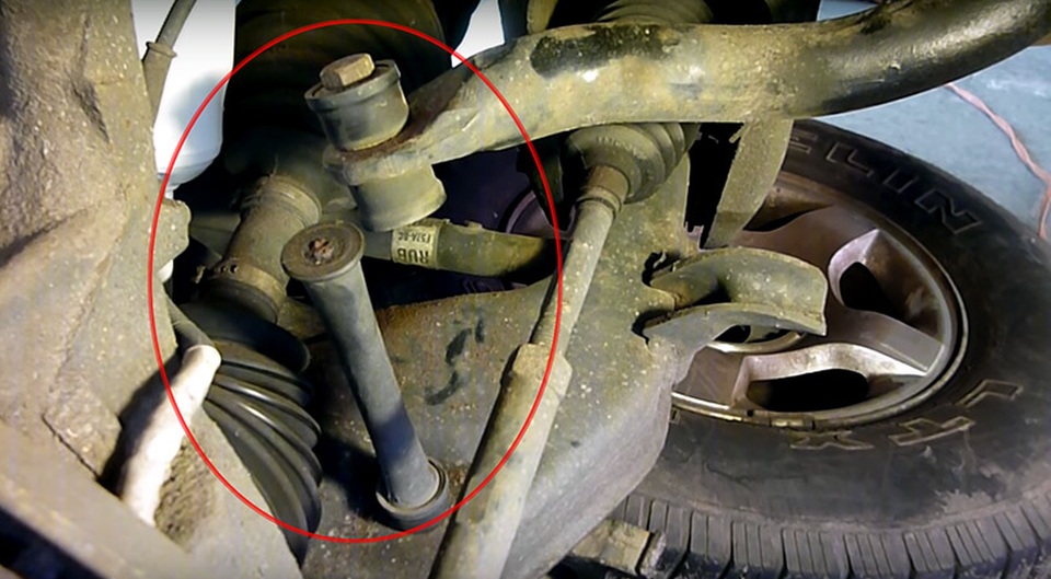Ford triệu hồi hơn 670 chiếc Explorer tại Việt Nam để thay tay đòn sau - 2 Ford triệu hồi hơn 670 chiếc Explorer tại Việt Nam để thay tay đòn sau - 2