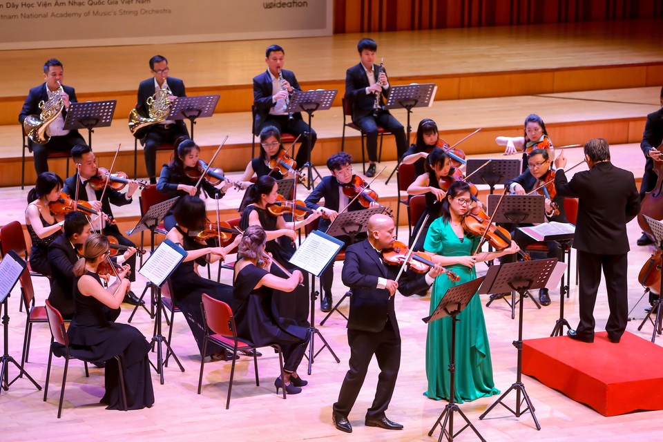 Nghệ sĩ Nguyễn Công Thắng thăng hoa với “Romantic concert Vol.2” - 1 Nghệ sĩ Nguyễn Công Thắng thăng hoa với “Romantic concert Vol.2” - 1