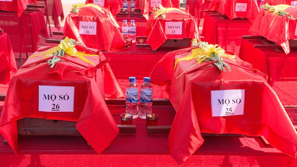 Nghệ An, Thanh Hóa tổ chức lễ an táng hài cốt liệt sĩ hy sinh tại Lào - 5 Nghệ An, Thanh Hóa tổ chức lễ an táng hài cốt liệt sĩ hy sinh tại Lào - 5