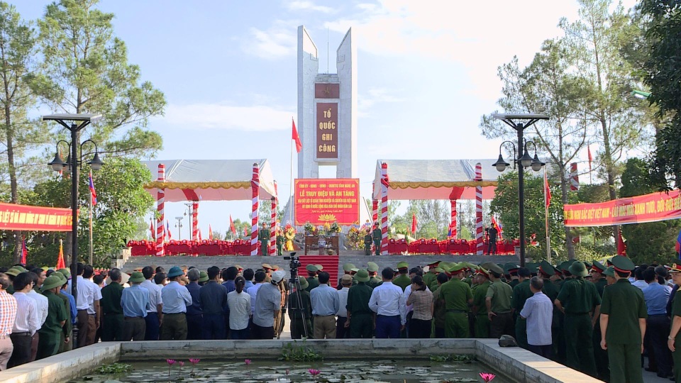 Nghệ An, Thanh Hóa tổ chức lễ an táng hài cốt liệt sĩ hy sinh tại Lào - 3 Nghệ An, Thanh Hóa tổ chức lễ an táng hài cốt liệt sĩ hy sinh tại Lào - 3