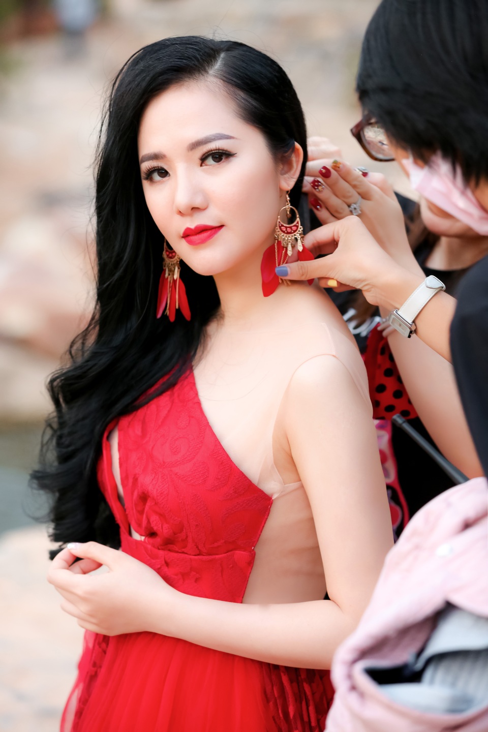 Phạm Thuỳ Dung xinh đẹp quyến rũ trong MV mới - 3 Phạm Thuỳ Dung xinh đẹp quyến rũ trong MV mới - 3