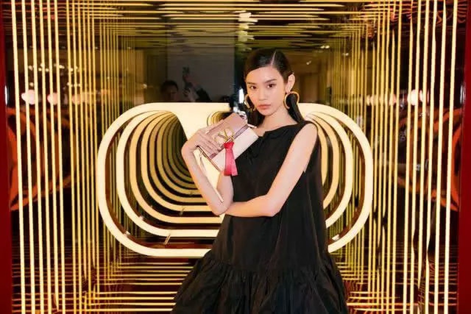 Cộng đồng mạng xứ Trung xôn xao vì màn cầu hôn như phim của người mẫu nội y Hề Mộng Dao - 17 Cộng đồng mạng xứ Trung xôn xao vì màn cầu hôn như phim của người mẫu nội y Hề Mộng Dao - 17