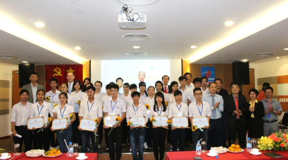 Thắp Sáng Niềm Tin: “Ở đâu có ý chí, ở đó có con đường” - 2 Thắp Sáng Niềm Tin: “Ở đâu có ý chí, ở đó có con đường” - 2