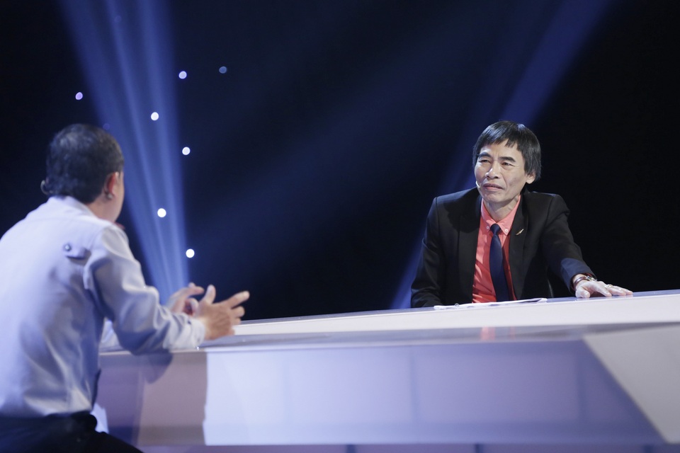 Người bảo vệ nhặt được 6,3kg vàng bỏ quên khiến tiến sĩ Lê Thẩm Dương thán phục - 3 Người bảo vệ nhặt được 6,3kg vàng bỏ quên khiến tiến sĩ Lê Thẩm Dương thán phục - 3