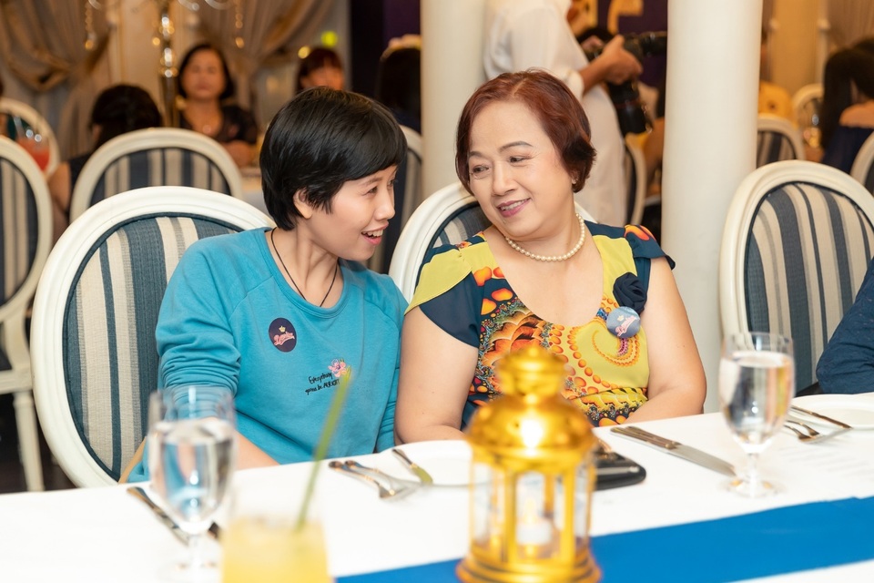 Trao Danisa, tri ân Mẹ - Nữ hoàng của đời con - 4 Trao Danisa, tri ân Mẹ - Nữ hoàng của đời con - 4