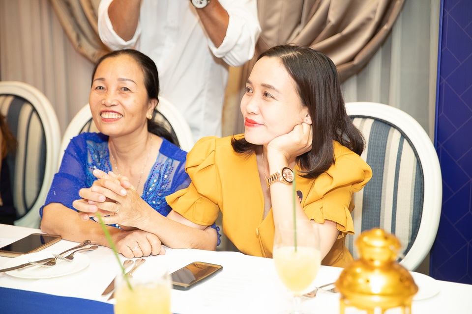 Trao Danisa, tri ân Mẹ - Nữ hoàng của đời con - 5 Trao Danisa, tri ân Mẹ - Nữ hoàng của đời con - 5