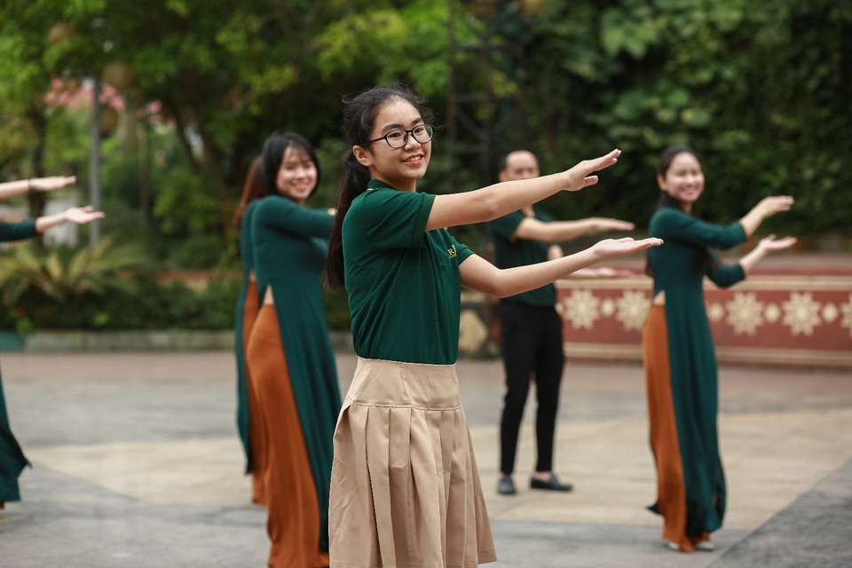 Giá trị của môi trường học cho con - 2 Giá trị của môi trường học cho con - 2