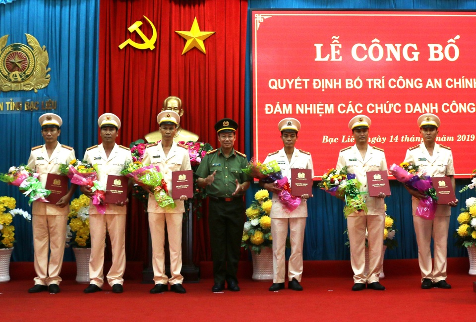 Thứ trưởng Bộ Công an: Về cơ sở, công an chính quy phải là “con em thực sự của dân”! - 2 Thứ trưởng Bộ Công an: Về cơ sở, công an chính quy phải là “con em thực sự của dân”! - 2