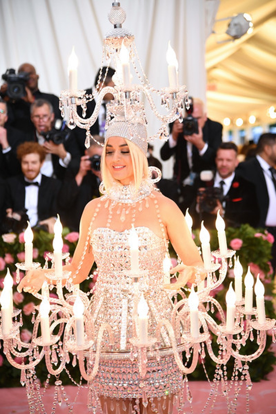 Katy Perry diện áo hoa lấp ló ngực đầy - 6 Katy Perry diện áo hoa lấp ló ngực đầy - 6