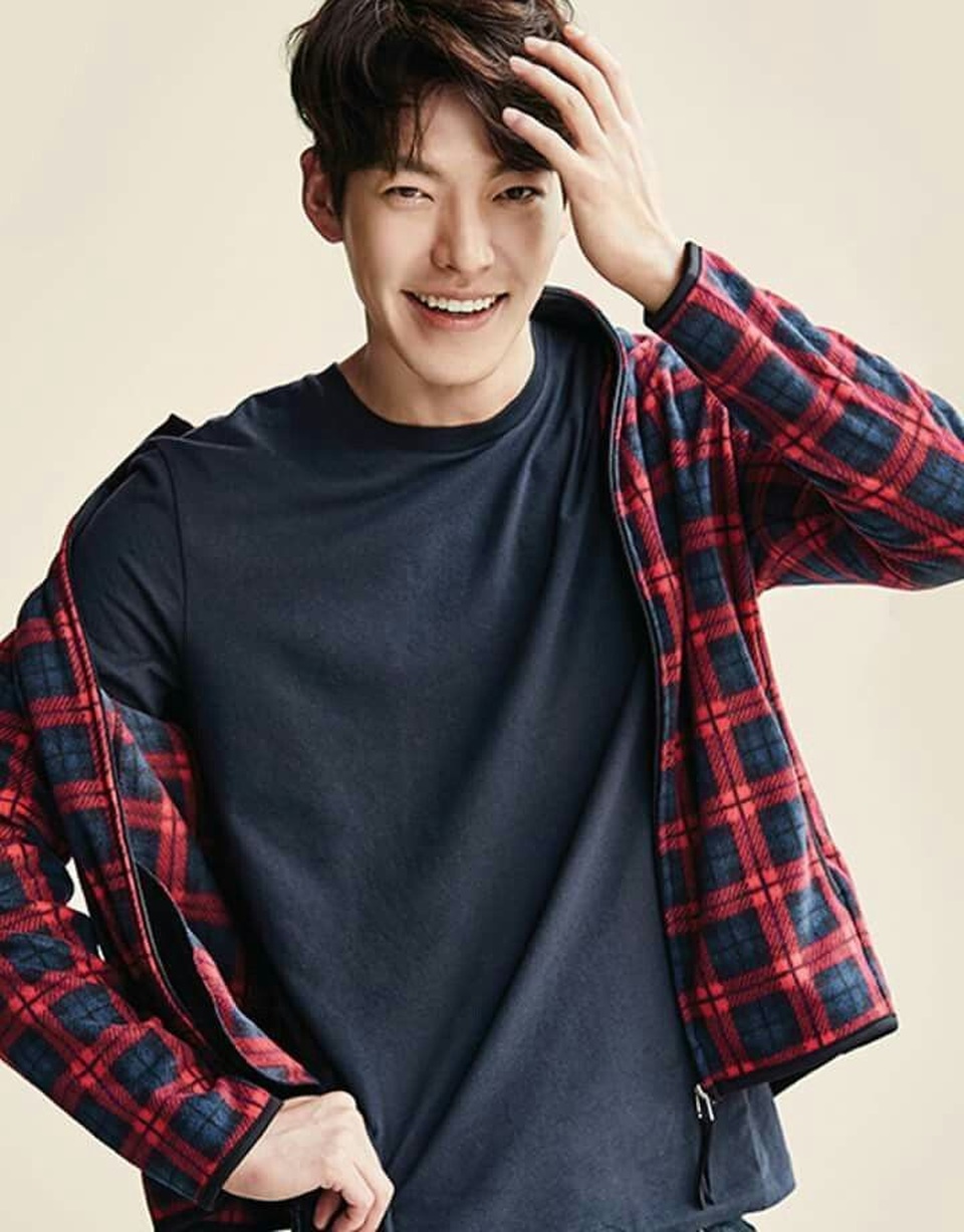 Kim Woo Bin xuất hiện khỏe mạnh tại chùa sau 2 năm điều trị ung thư - 2 Kim Woo Bin xuất hiện khỏe mạnh tại chùa sau 2 năm điều trị ung thư - 2
