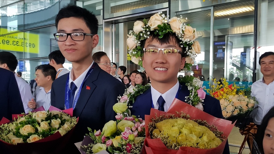 Vì sao Việt Nam chưa đoạt huy chương vàng Olympic Vật lý Châu Á 2019? - 3 Vì sao Việt Nam chưa đoạt huy chương vàng Olympic Vật lý Châu Á 2019? - 3