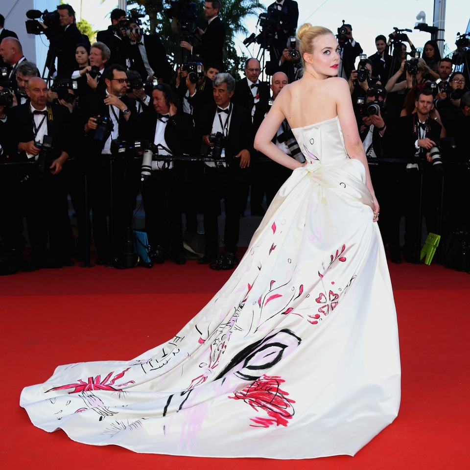 Tài sắc của “nàng thơ” 21 tuổi được ví như “nữ thần sắc đẹp” ở Cannes - 10 Tài sắc của “nàng thơ” 21 tuổi được ví như “nữ thần sắc đẹp” ở Cannes - 10