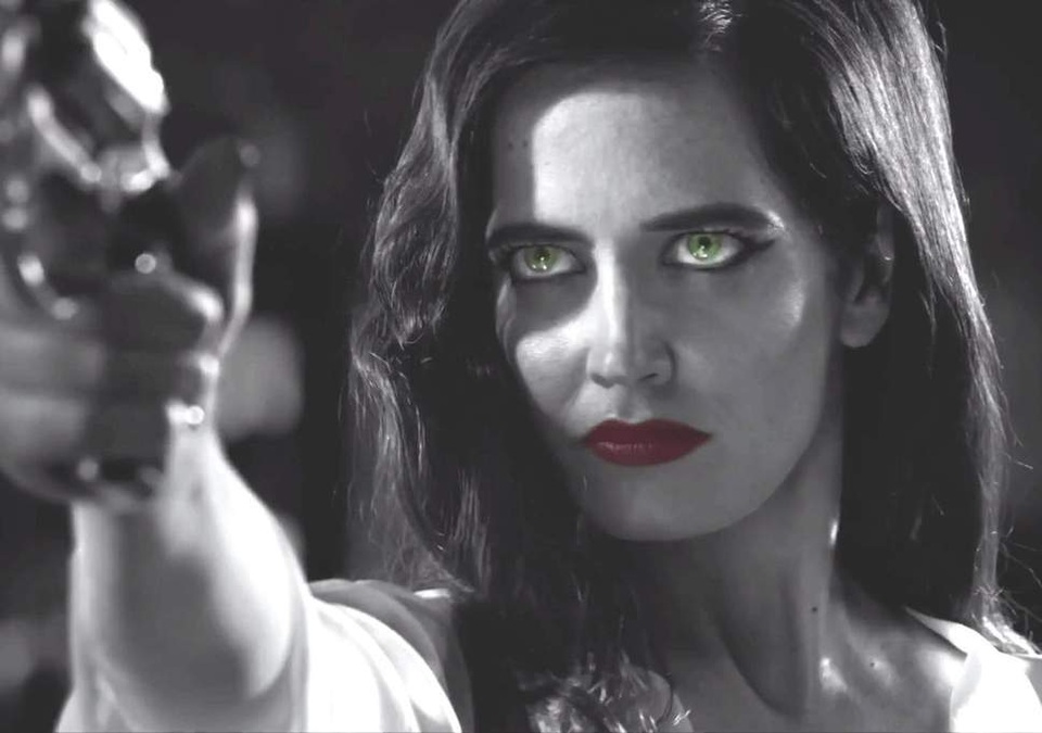 Minh tinh Pháp Eva Green: “Phụ nữ nào cũng sợ tuổi tác!” - 4 Minh tinh Pháp Eva Green: “Phụ nữ nào cũng sợ tuổi tác!” - 4