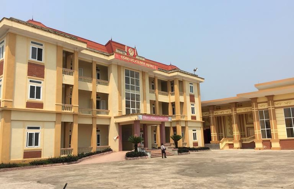 Làm rõ tin đồn Bí thư xã và nữ cấp dưới buổi tối cố thủ trong nhiệm sở - 1 Làm rõ tin đồn Bí thư xã và nữ cấp dưới buổi tối cố thủ trong nhiệm sở - 1