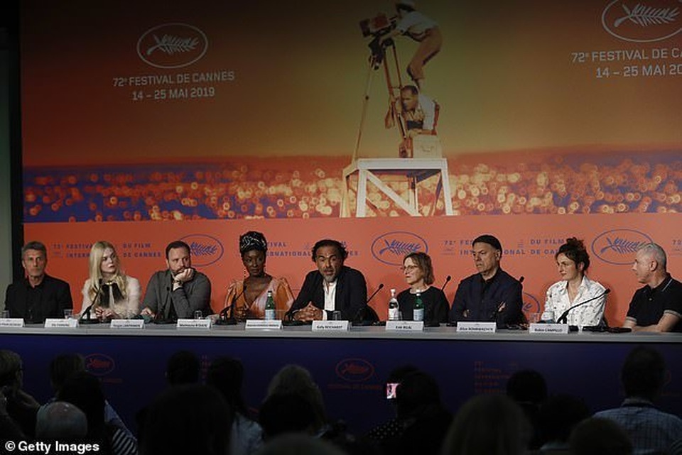 Tài sắc của “nàng thơ” 21 tuổi được ví như “nữ thần sắc đẹp” ở Cannes - 3 Tài sắc của “nàng thơ” 21 tuổi được ví như “nữ thần sắc đẹp” ở Cannes - 3