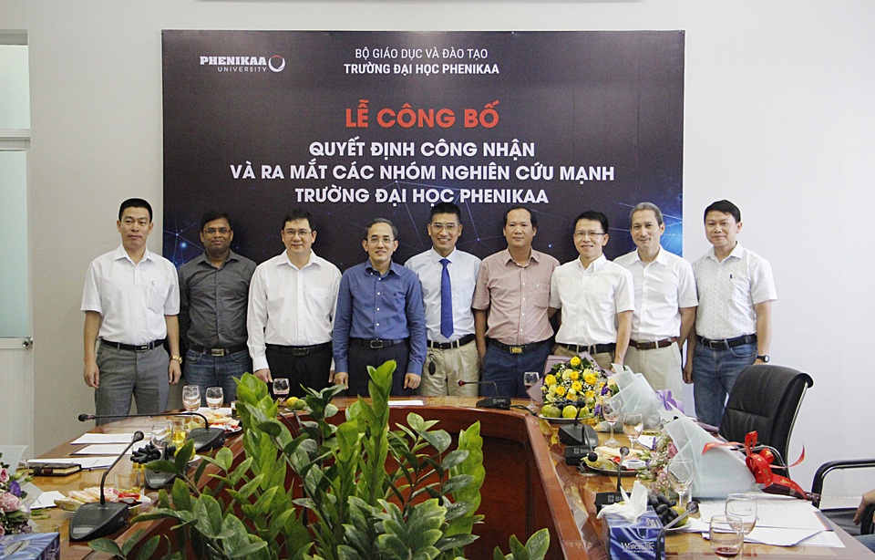 Một trường đại học tư công bố thành lập 8 nhóm nghiên cứu mạnh - 1 Một trường đại học tư công bố thành lập 8 nhóm nghiên cứu mạnh - 1
