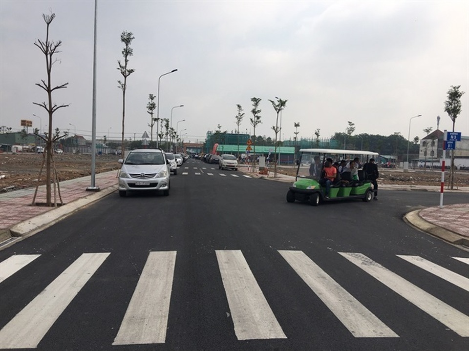 Bất động sản Phú Hồng Thịnh tiếp tục bàn giao sổ hồng sớm cho khách hàng - 2 Bất động sản Phú Hồng Thịnh tiếp tục bàn giao sổ hồng sớm cho khách hàng - 2