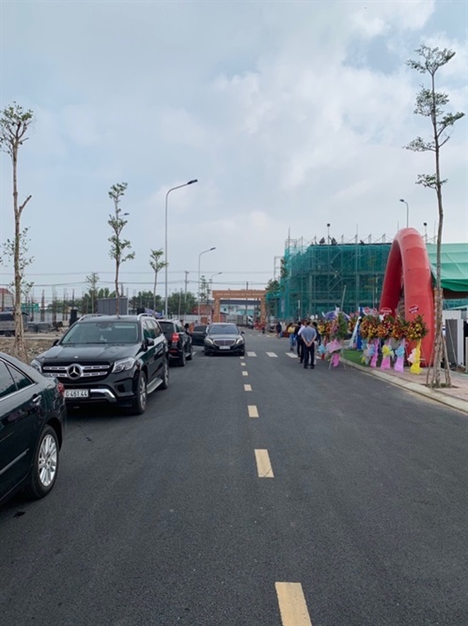 Bất động sản Phú Hồng Thịnh tiếp tục bàn giao sổ hồng sớm cho khách hàng - 3 Bất động sản Phú Hồng Thịnh tiếp tục bàn giao sổ hồng sớm cho khách hàng - 3