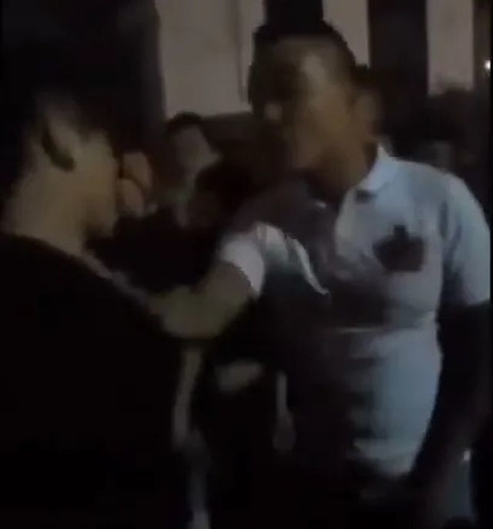 Ca sỹ Du Thiên nói gì trước thông tin bị hành hung vì đạo nhạc? - 2 Ca sỹ Du Thiên nói gì trước thông tin bị hành hung vì đạo nhạc? - 2