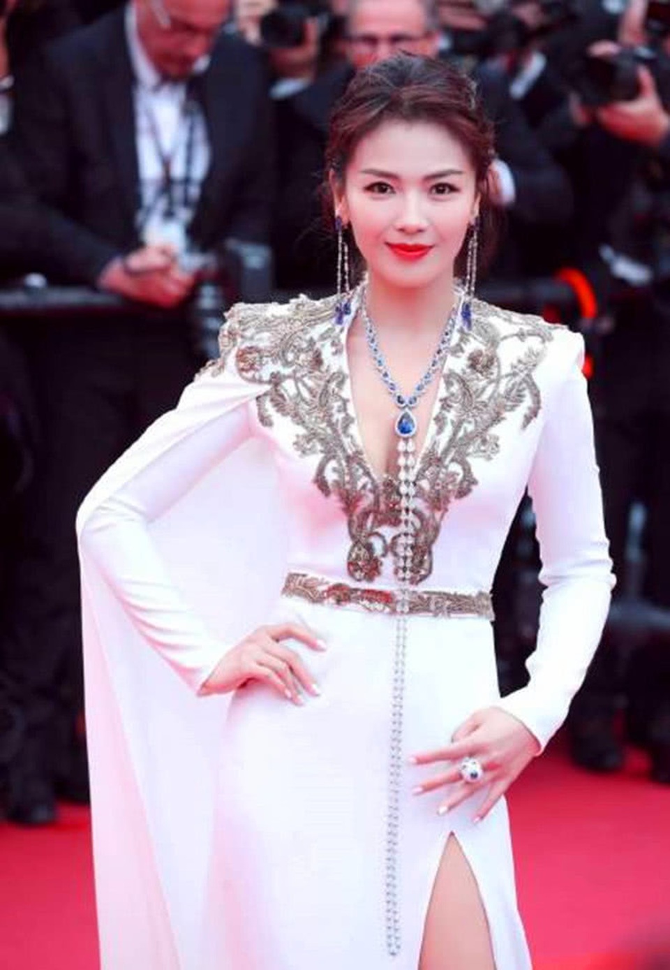Lưu Đào: Người vợ quốc dân xinh đẹp lăn lộn giúp chồng đại gia trả nợ - 12 Lưu Đào: Người vợ quốc dân xinh đẹp lăn lộn giúp chồng đại gia trả nợ - 12