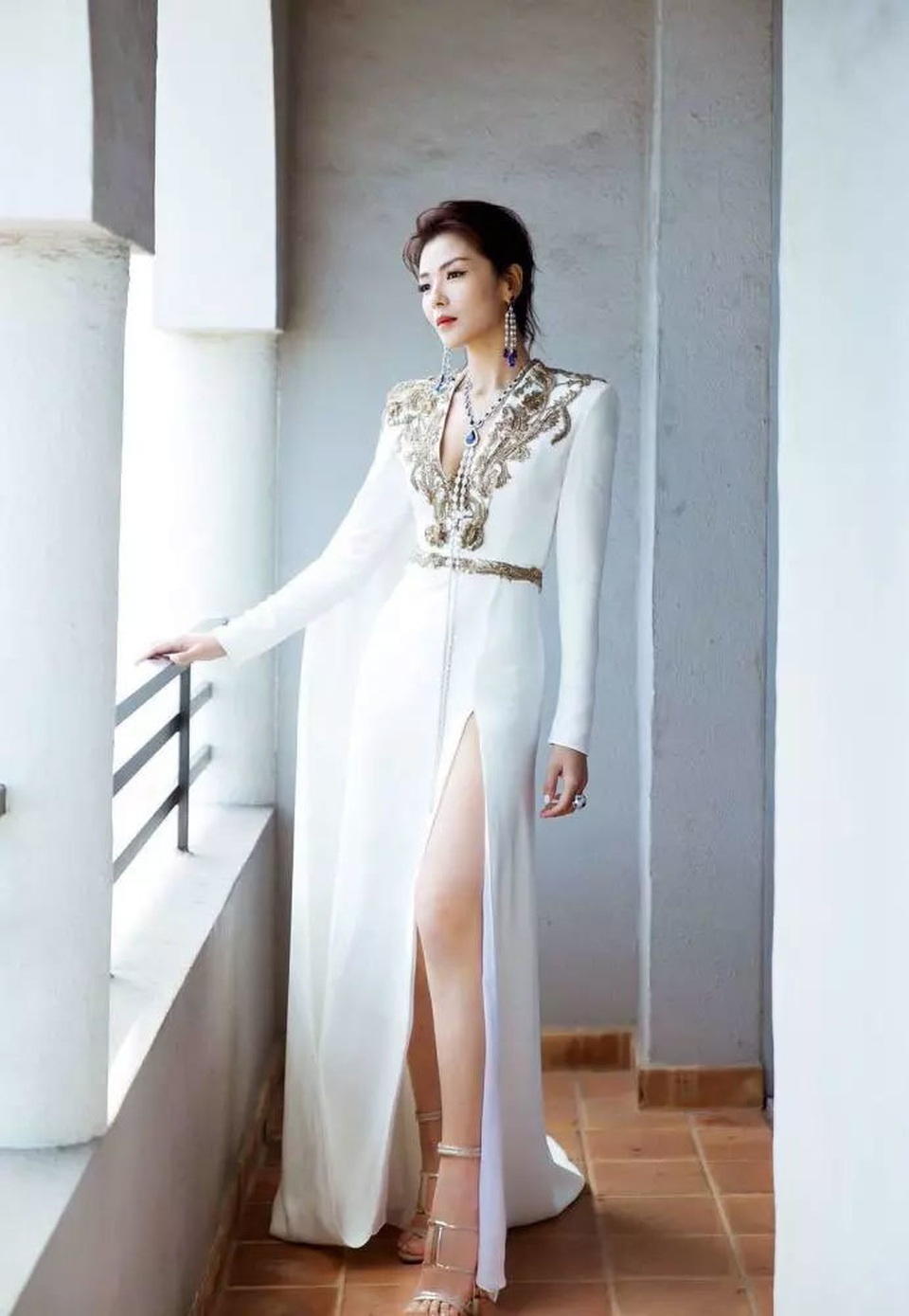 Lưu Đào: Người vợ quốc dân xinh đẹp lăn lộn giúp chồng đại gia trả nợ - 7 Lưu Đào: Người vợ quốc dân xinh đẹp lăn lộn giúp chồng đại gia trả nợ - 7