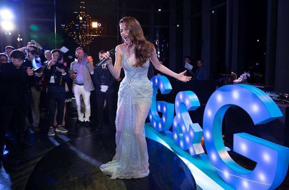 Đêm thượng lưu đầu tiên tại “đỉnh cao mới” của Sài Gòn - 6 Đêm thượng lưu đầu tiên tại “đỉnh cao mới” của Sài Gòn - 6