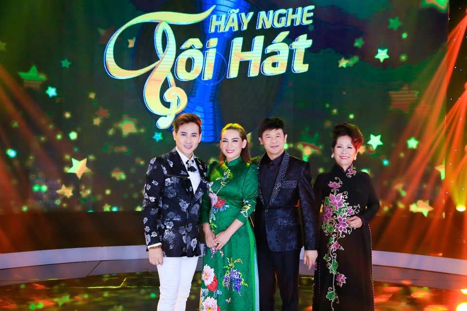 Vì sao Phi Nhung từng thề không nhìn mặt danh ca Phương Dung? - 3 Vì sao Phi Nhung từng thề không nhìn mặt danh ca Phương Dung? - 3