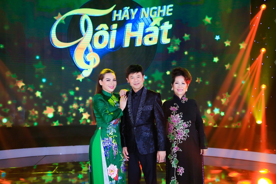 Vì sao Phi Nhung từng thề không nhìn mặt danh ca Phương Dung? - 2 Vì sao Phi Nhung từng thề không nhìn mặt danh ca Phương Dung? - 2