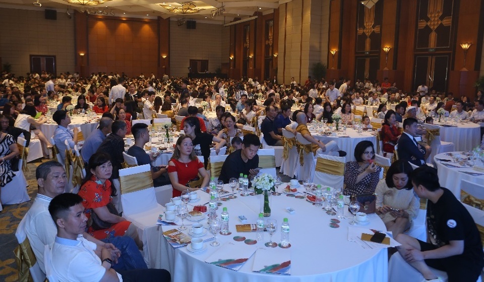 Lộ diện chủ nhân xe Mercedes tại lễ mở bán Imperia Sky Garden - 1 Lộ diện chủ nhân xe Mercedes tại lễ mở bán Imperia Sky Garden - 1