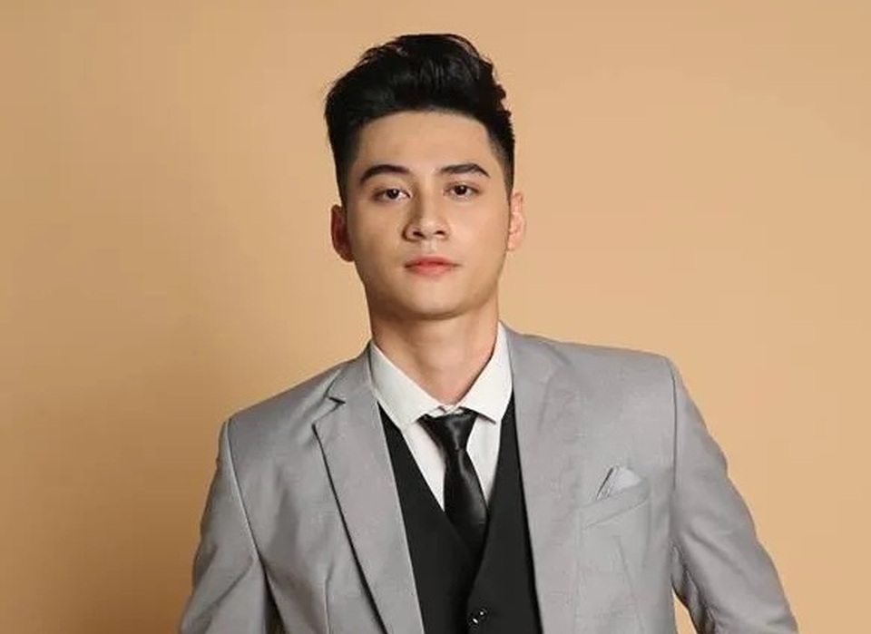Gặp soái ca văn võ song toàn vừa trở thành Nam vương ĐH Kinh tế quốc dân - 2 Gặp soái ca văn võ song toàn vừa trở thành Nam vương ĐH Kinh tế quốc dân - 2