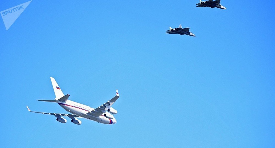 6 “Bóng ma bầu trời” Su-57 hộ tống máy bay chở Tổng thống Putin - 1 6 “Bóng ma bầu trời” Su-57 hộ tống máy bay chở Tổng thống Putin - 1