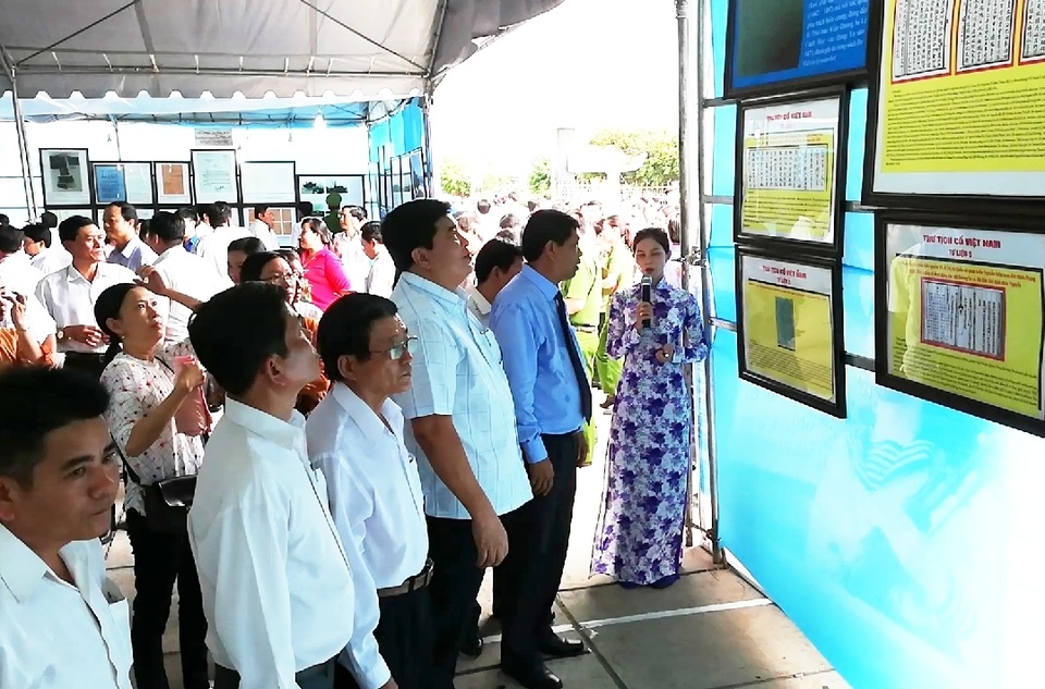 Triển lãm tư liệu “Hoàng Sa, Trường Sa của Việt Nam - Những bằng chứng lịch sử và pháp lý” - 1 Triển lãm tư liệu “Hoàng Sa, Trường Sa của Việt Nam - Những bằng chứng lịch sử và pháp lý” - 1
