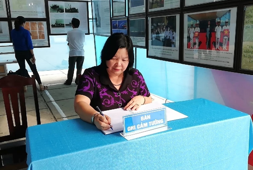Triển lãm tư liệu “Hoàng Sa, Trường Sa của Việt Nam - Những bằng chứng lịch sử và pháp lý” - 5 Triển lãm tư liệu “Hoàng Sa, Trường Sa của Việt Nam - Những bằng chứng lịch sử và pháp lý” - 5