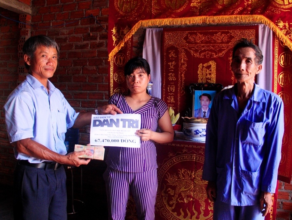 Bạn đọc Dân trí giúp đỡ hơn 67 triệu đồng đến gia đình ngư dân bám biển Hoàng Sa - 1 Bạn đọc Dân trí giúp đỡ hơn 67 triệu đồng đến gia đình ngư dân bám biển Hoàng Sa - 1