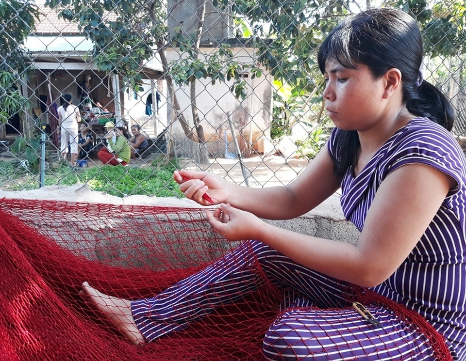 Bạn đọc Dân trí giúp đỡ hơn 67 triệu đồng đến gia đình ngư dân bám biển Hoàng Sa - 2 Bạn đọc Dân trí giúp đỡ hơn 67 triệu đồng đến gia đình ngư dân bám biển Hoàng Sa - 2